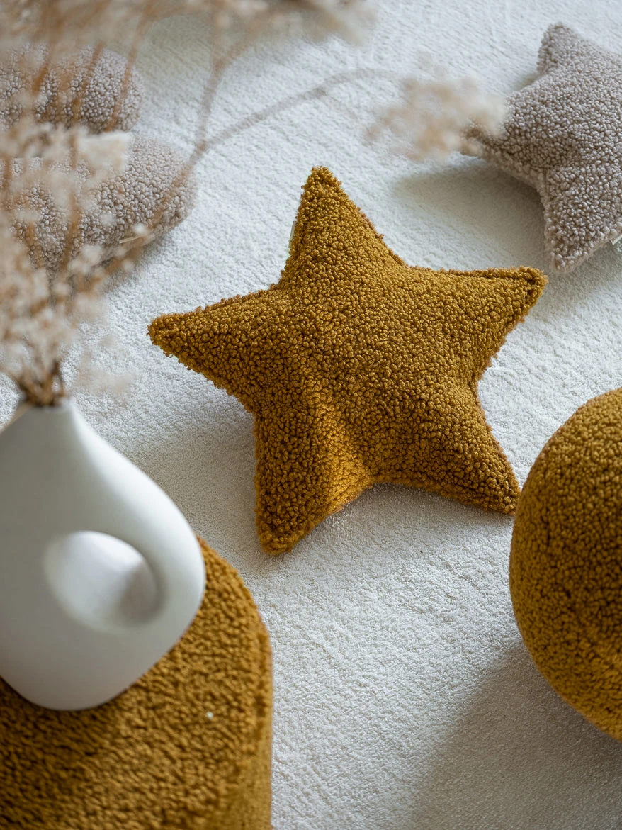 Maple Star Cushion - Image 2