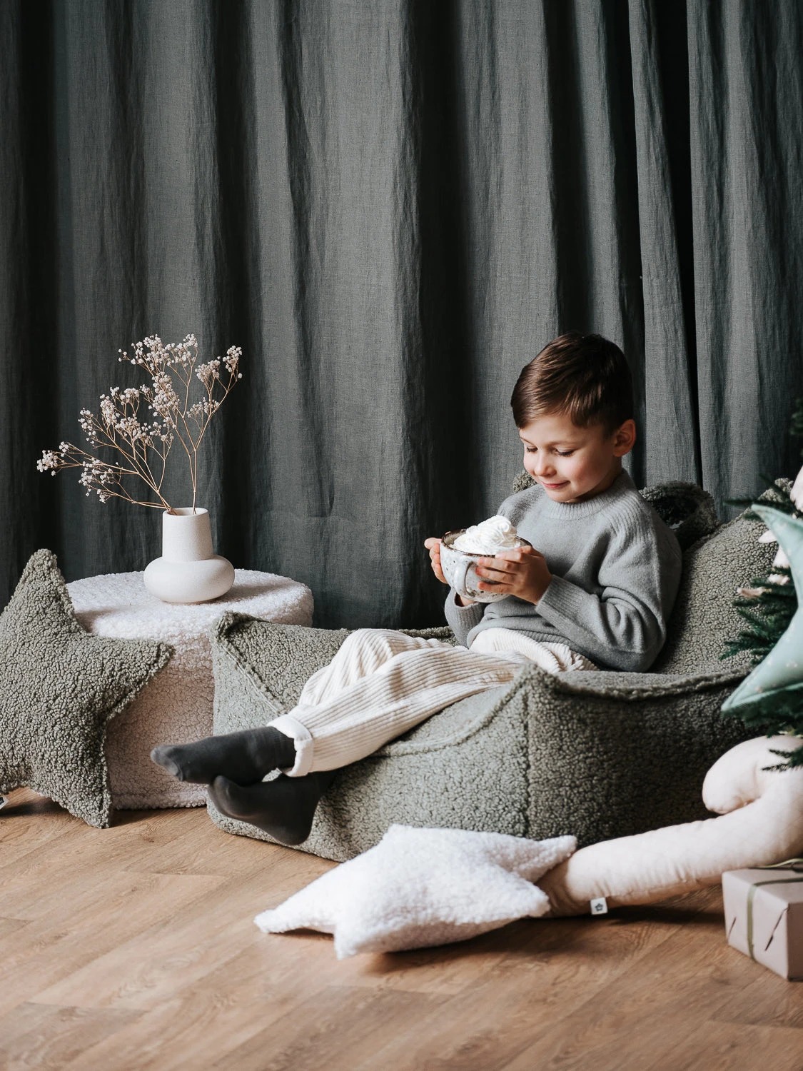 Cream White Star Cushion - Image 8