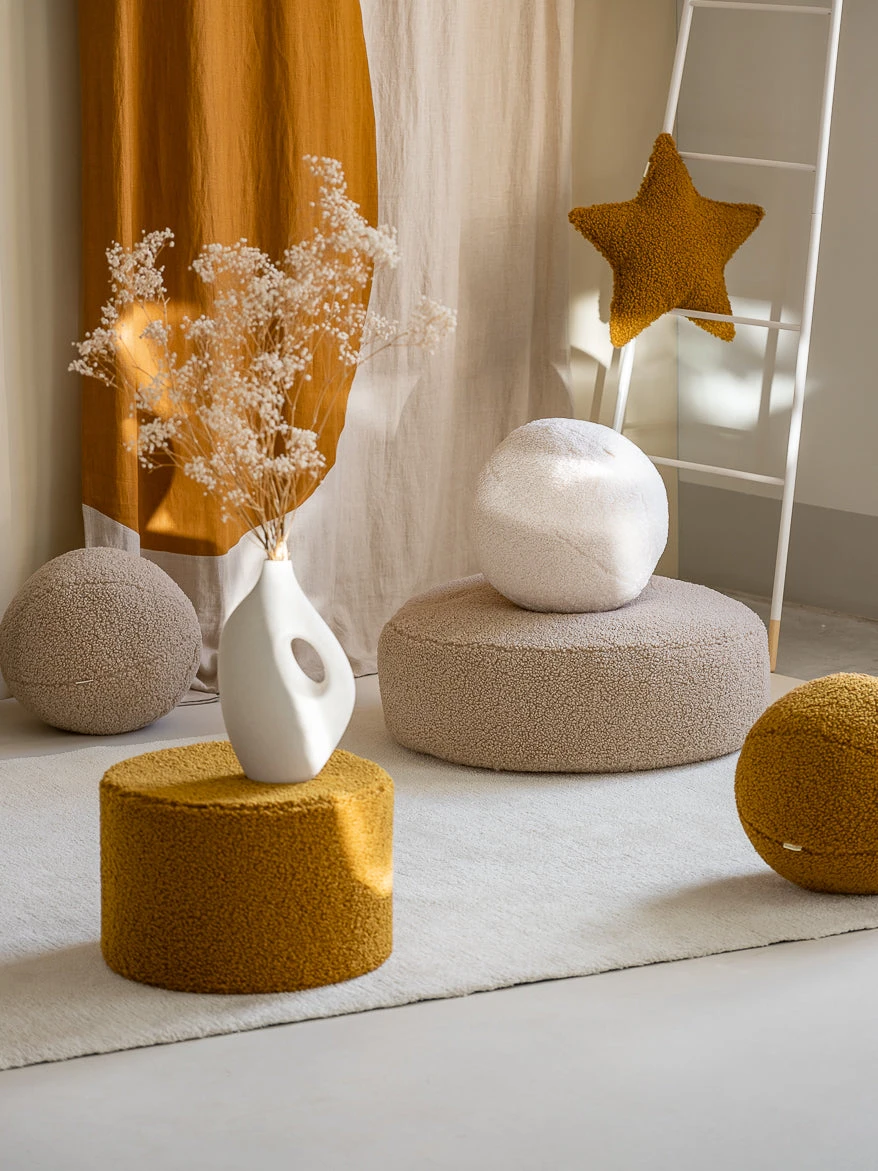 Maple Star Cushion - Image 5